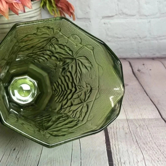 vintage anchor hocking green glass pitcher with embossed grapes - Picture 7 of 9